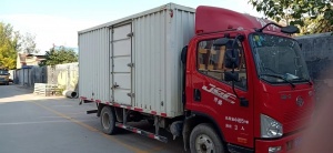 出售箱货车一辆，2019年的，车箱4.2米，里程三万多公里，个人一手车无事故